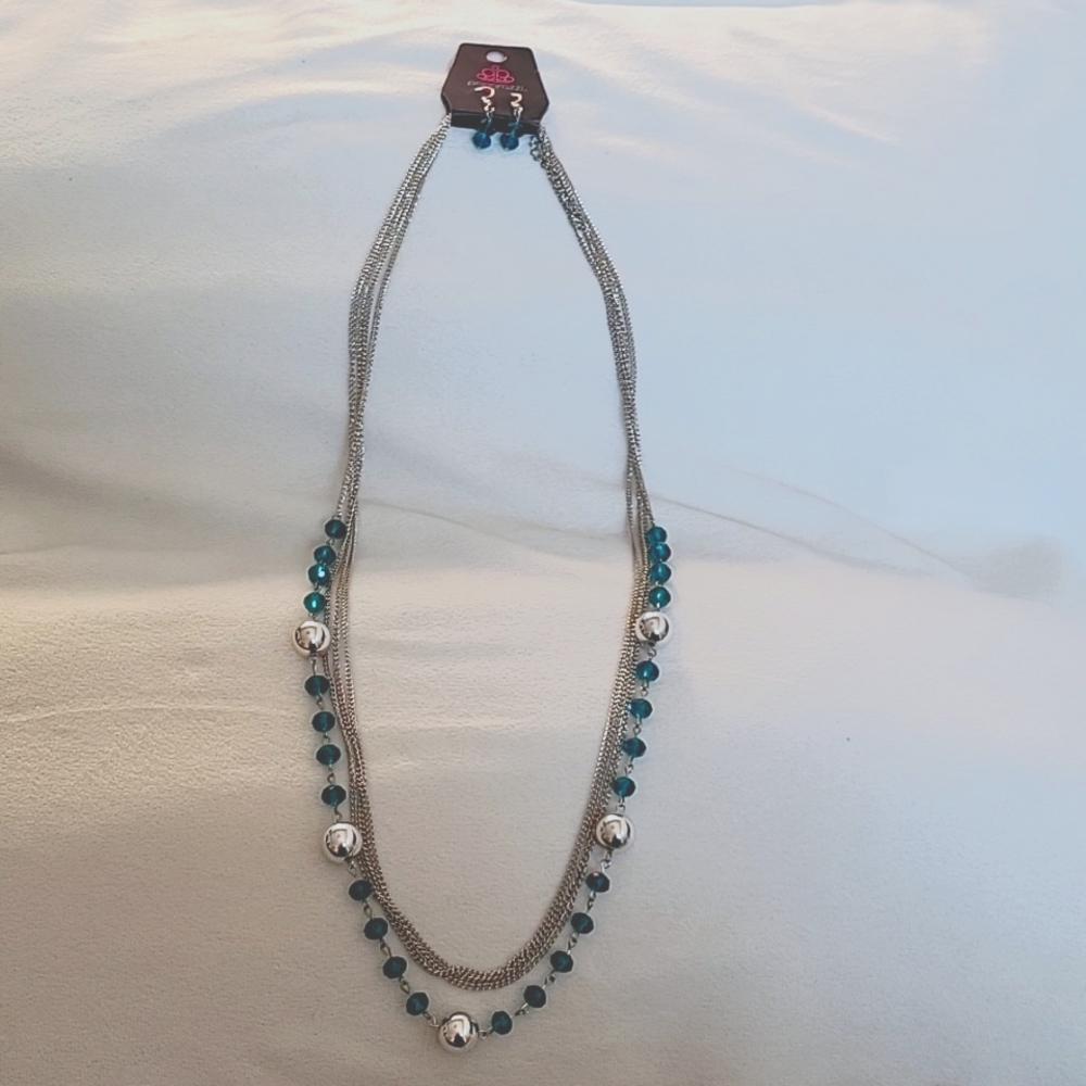 Paparazzi necklace & earrings set, silver and turquoise